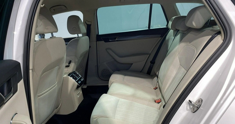 Skoda Superb cena 104900 przebieg: 107000, rok produkcji 2020 z Piastów małe 529